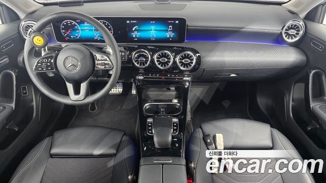 Mercedes-Benz A-Class 2020 — photo 10