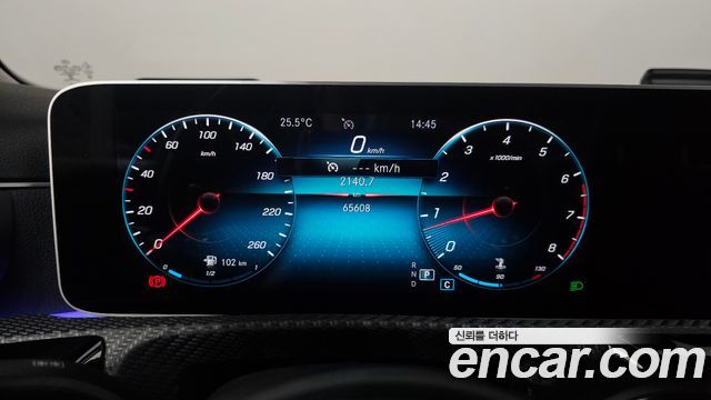 Mercedes-Benz A-Class 2020 — photo 11