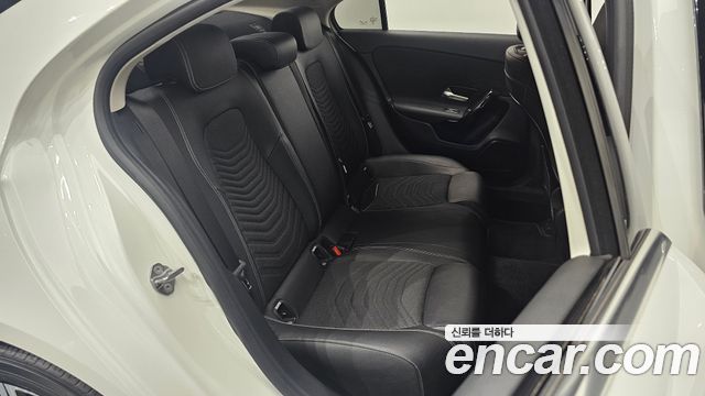 Mercedes-Benz A-Class 2020 — photo 17