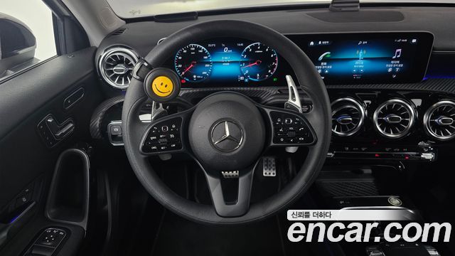 Mercedes-Benz A-Class 2020 — photo 19