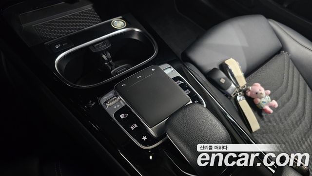 Mercedes-Benz A-Class 2020 — photo 25