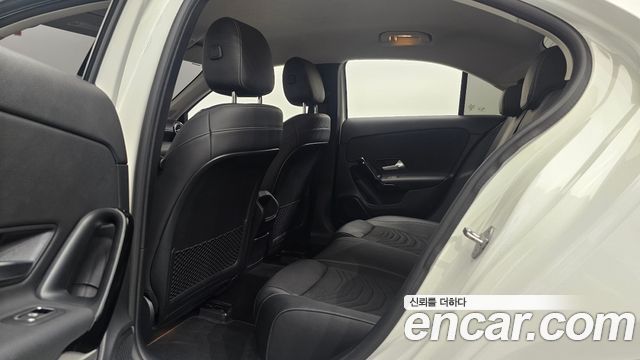 Mercedes-Benz A-Class 2020 — photo 16