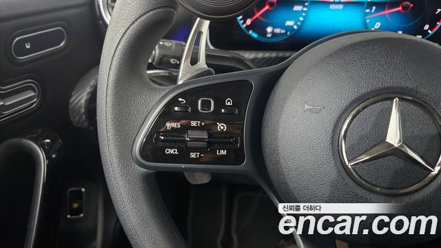 Mercedes-Benz A-Class 2020 — photo 29