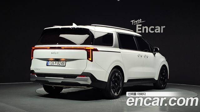 Kia Canival 2025 — photo 2