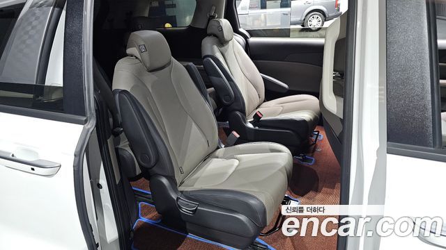 Kia Canival 2025 — photo 17