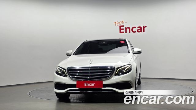 Mercedes-Benz E-Class 2017 — photo 3