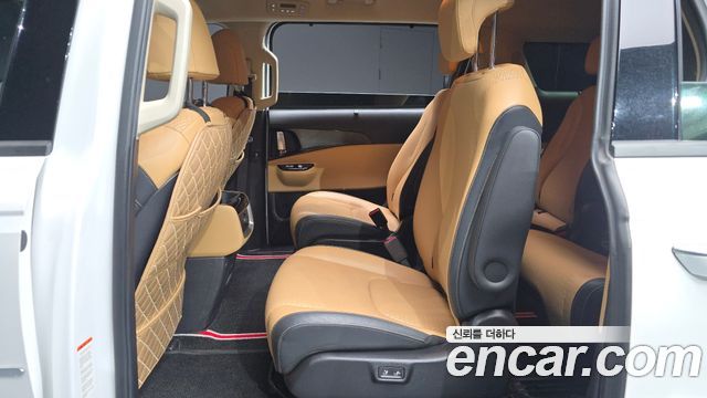 Kia Canival 2021 — photo 18