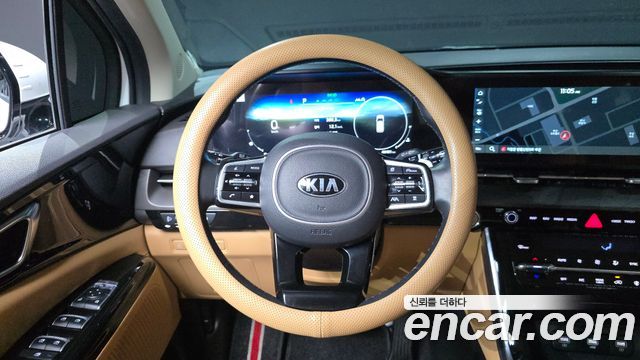 Kia Canival 2021 — photo 19
