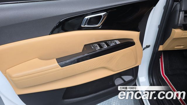 Kia Canival 2021 — photo 14