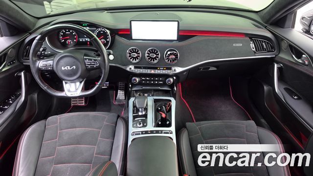 Kia Stinger 2023 — photo 10