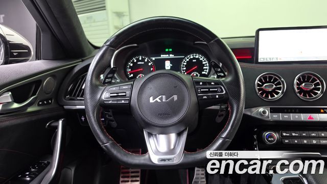 Kia Stinger 2023 — photo 19