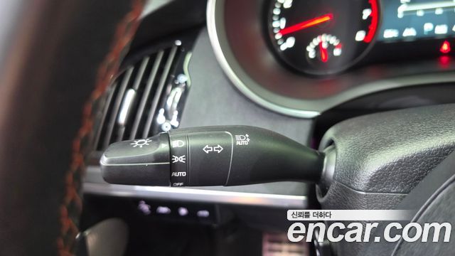 Kia Stinger 2023 — photo 22