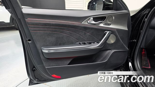 Kia Stinger 2023 — photo 14