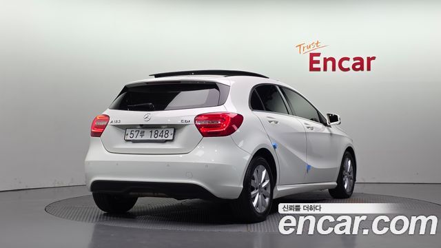 Mercedes-Benz A-Class 2015 — photo 2