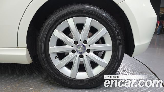 Mercedes-Benz A-Class 2015 — photo 5