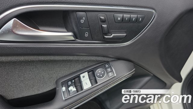 Mercedes-Benz A-Class 2015 — photo 11