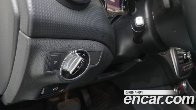 Mercedes-Benz A-Class 2015 — photo 12