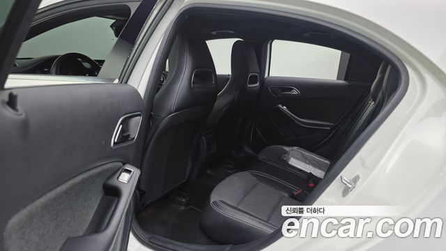 Mercedes-Benz A-Class 2015 — photo 17