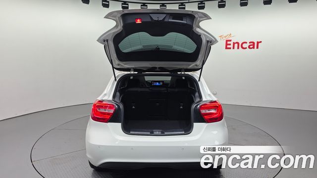 Mercedes-Benz A-Class 2015 — photo 19
