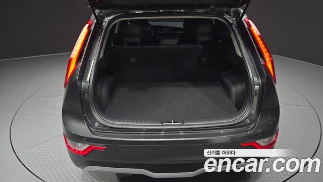Kia Niro 2023 — photo 35