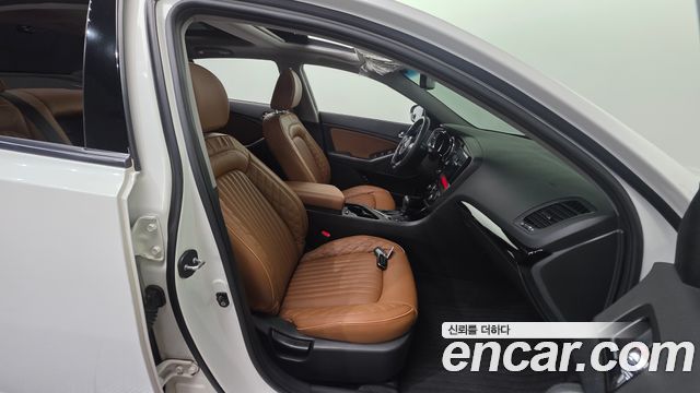 Kia K5 2013 — photo 16