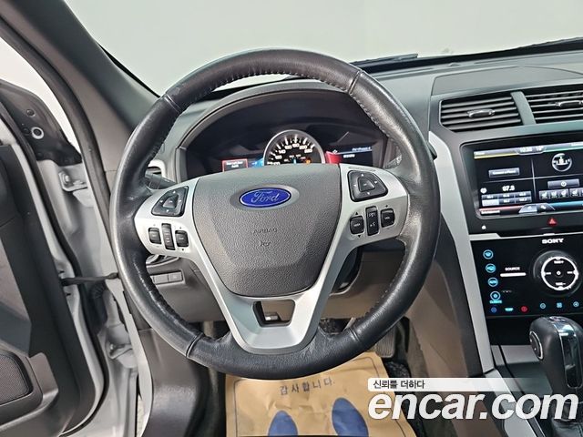 Ford Explorer 2014 — photo 8