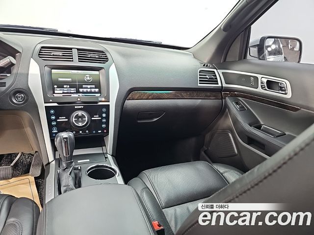 Ford Explorer 2014 — photo 9