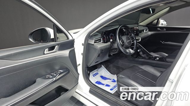 Kia K5 2022 — photo 13
