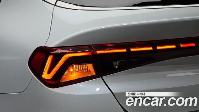 Kia K5 2022 — photo 9