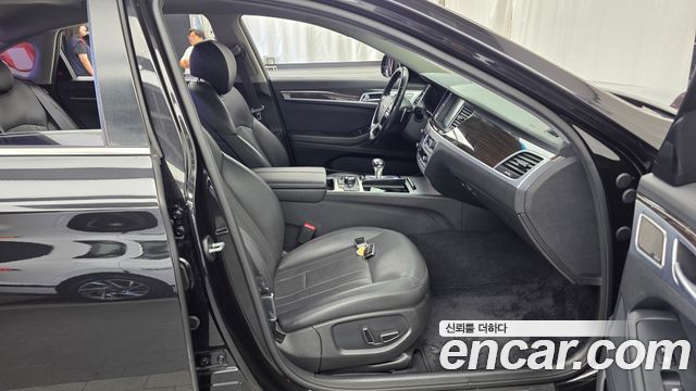 Genesis G80 2018 — photo 17