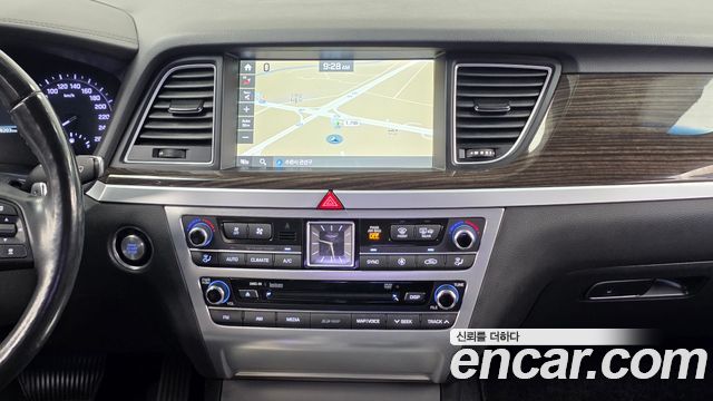Genesis G80 2018 — photo 20