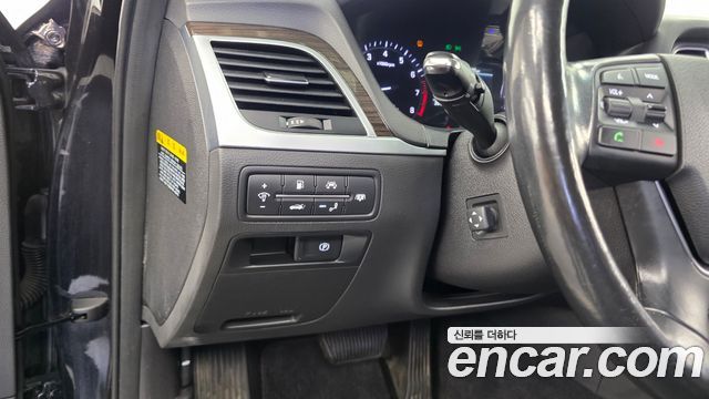 Genesis G80 2018 — photo 22
