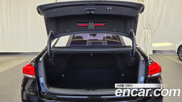 Genesis G80 2018 — photo 26