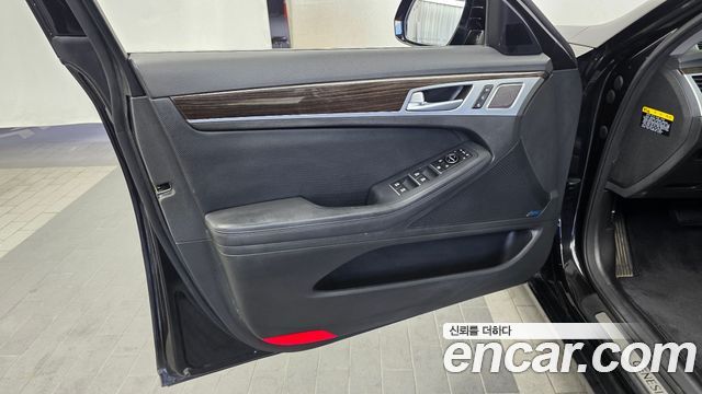 Genesis G80 2018 — photo 14