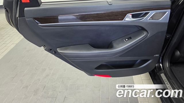 Genesis G80 2018 — photo 15