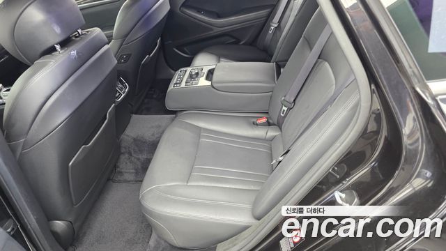 Genesis G80 2018 — photo 16