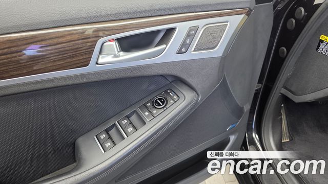 Genesis G80 2018 — photo 29