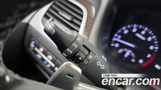 Genesis G80 2018 — photo 30