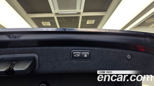 Genesis G80 2018 — photo 31
