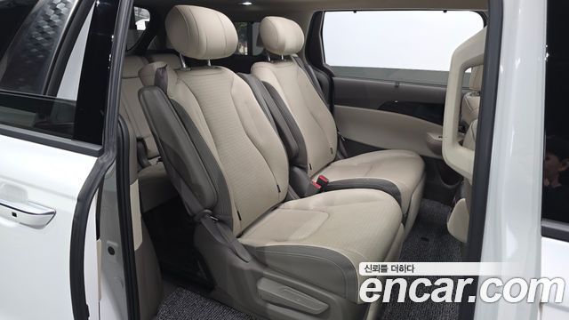 Kia Canival 2025 — photo 12