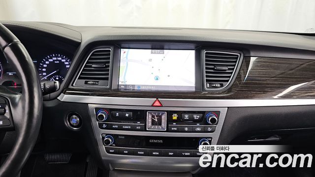 Genesis G80 2019 — photo 20