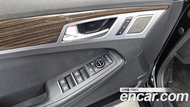 Genesis G80 2019 — photo 29