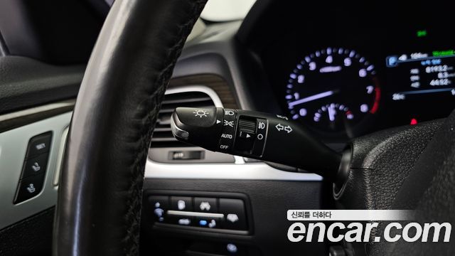 Genesis G80 2019 — photo 30