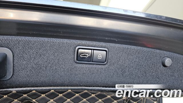 Genesis G80 2019 — photo 32