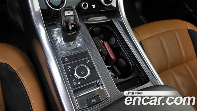 Land Rover Range Rover Sport 2018 — photo 12
