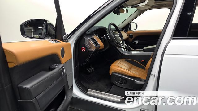Land Rover Range Rover Sport 2018 — photo 13