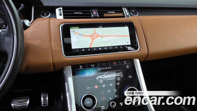 Land Rover Range Rover Sport 2018 — photo 20