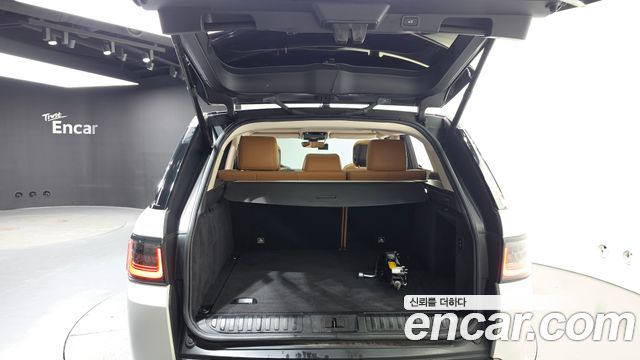 Land Rover Range Rover Sport 2018 — photo 26