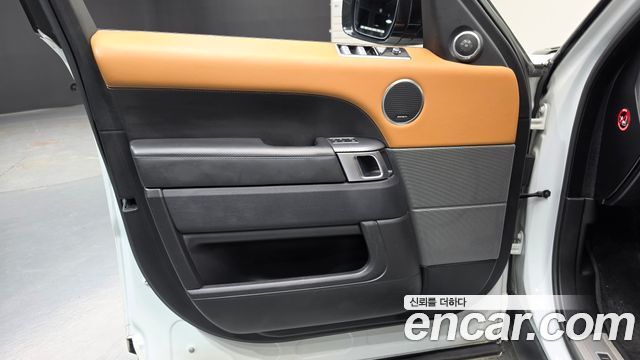 Land Rover Range Rover Sport 2018 — photo 14
