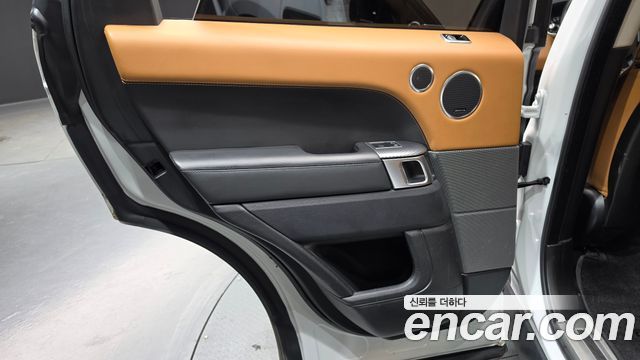Land Rover Range Rover Sport 2018 — photo 15